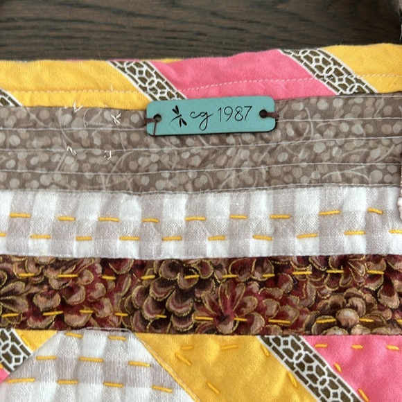 Handmade quilt bag - shoulder bag, bird fabric with pocket - Picture 4 of 7